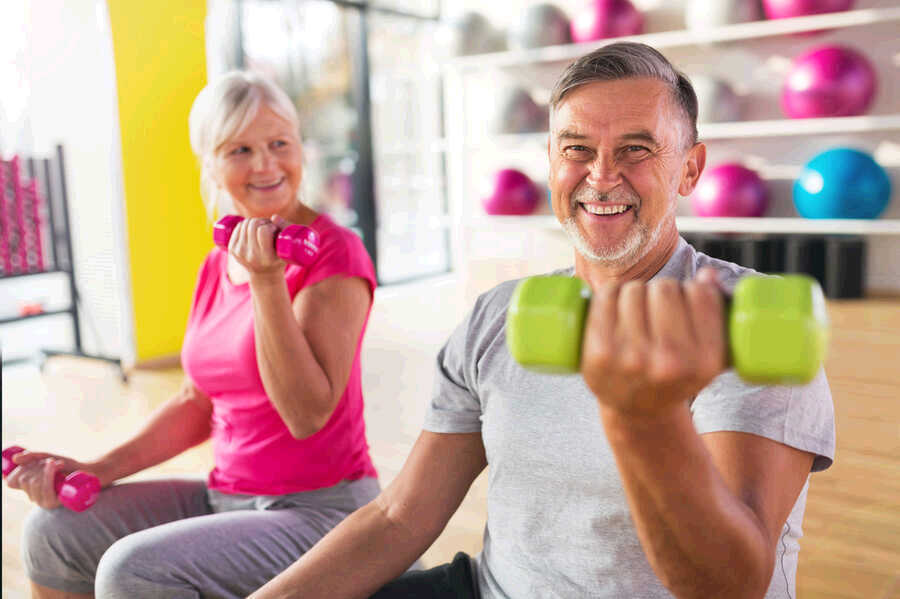 elder-couple-workout